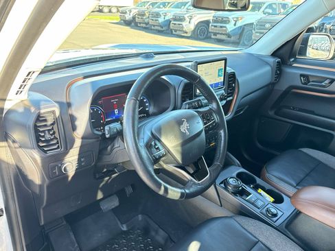 Used 2022 Ford Bronco Sport Outer Banks w/ Tech Package AWD/4WD image 11