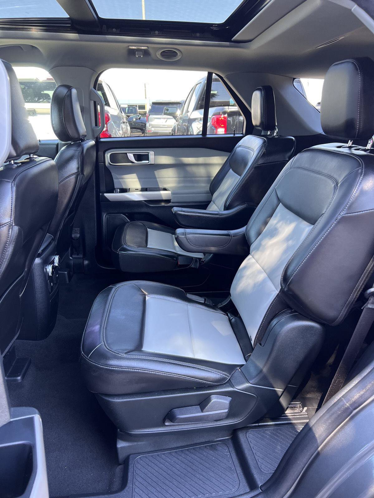 Used 2023 Ford Explorer XLT w/ Equipment Group 202A AWD/4WD image 35