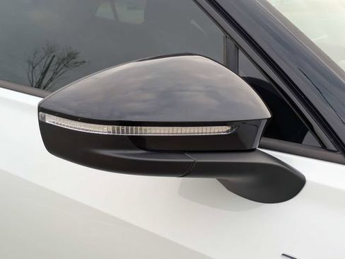 New 2026 Volkswagen Tiguan SE R-Line FWD image 12