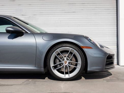 Certified 2025 Porsche 911 Carrera image 9