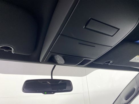 Used 2016 Dodge Grand Caravan SE FWD image 23