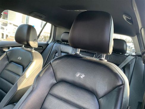 Used 2017 Volkswagen Golf 4-Door image 12