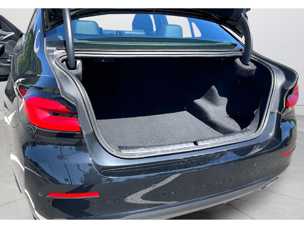 Used 2023 BMW 540i w/ Convenience Package RWD image 30