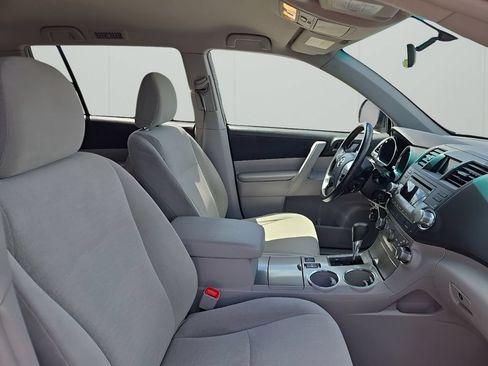 Used 2012 Toyota Highlander 4WD w/ Tech Pkg image 19