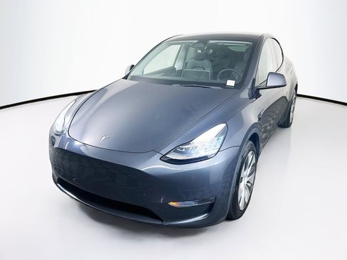 Used 2023 Tesla Model Y Long Range AWD/4WD image 3