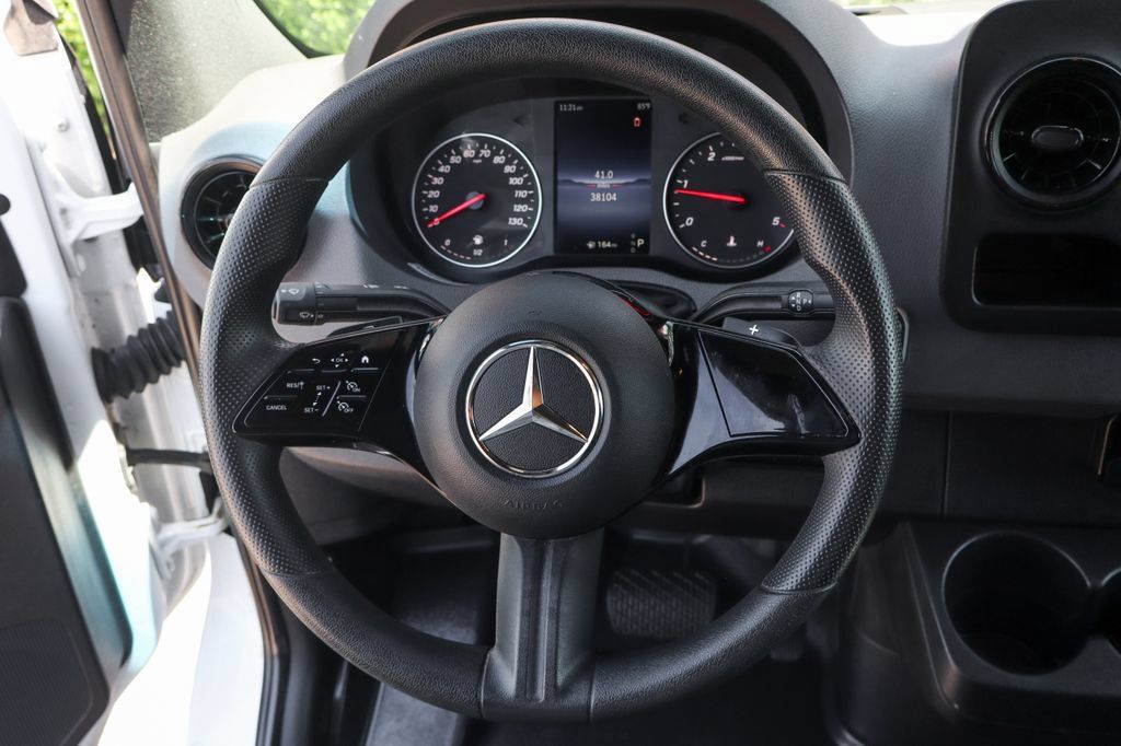 Used 2025 Mercedes-Benz Sprinter 2500 image 26