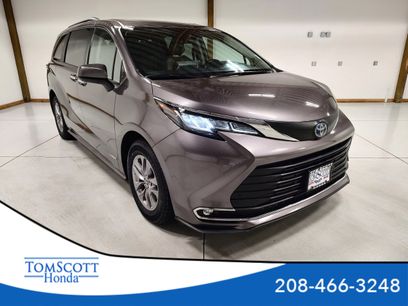Used 2021 Toyota Sienna XLE