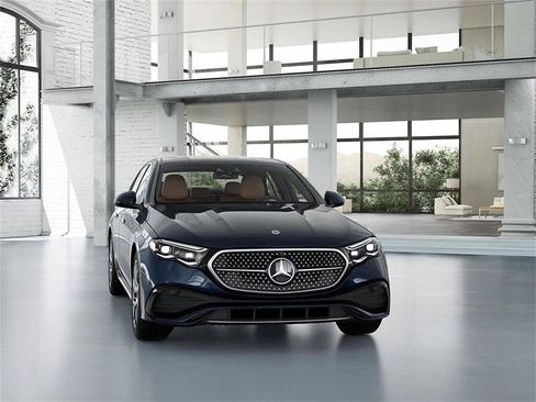 New 2026 Mercedes-Benz E 450 4MATIC Sedan image 8