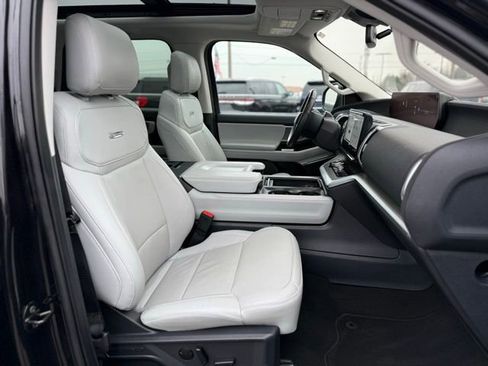 Certified 2025 Ford Expedition Max Platinum image 23