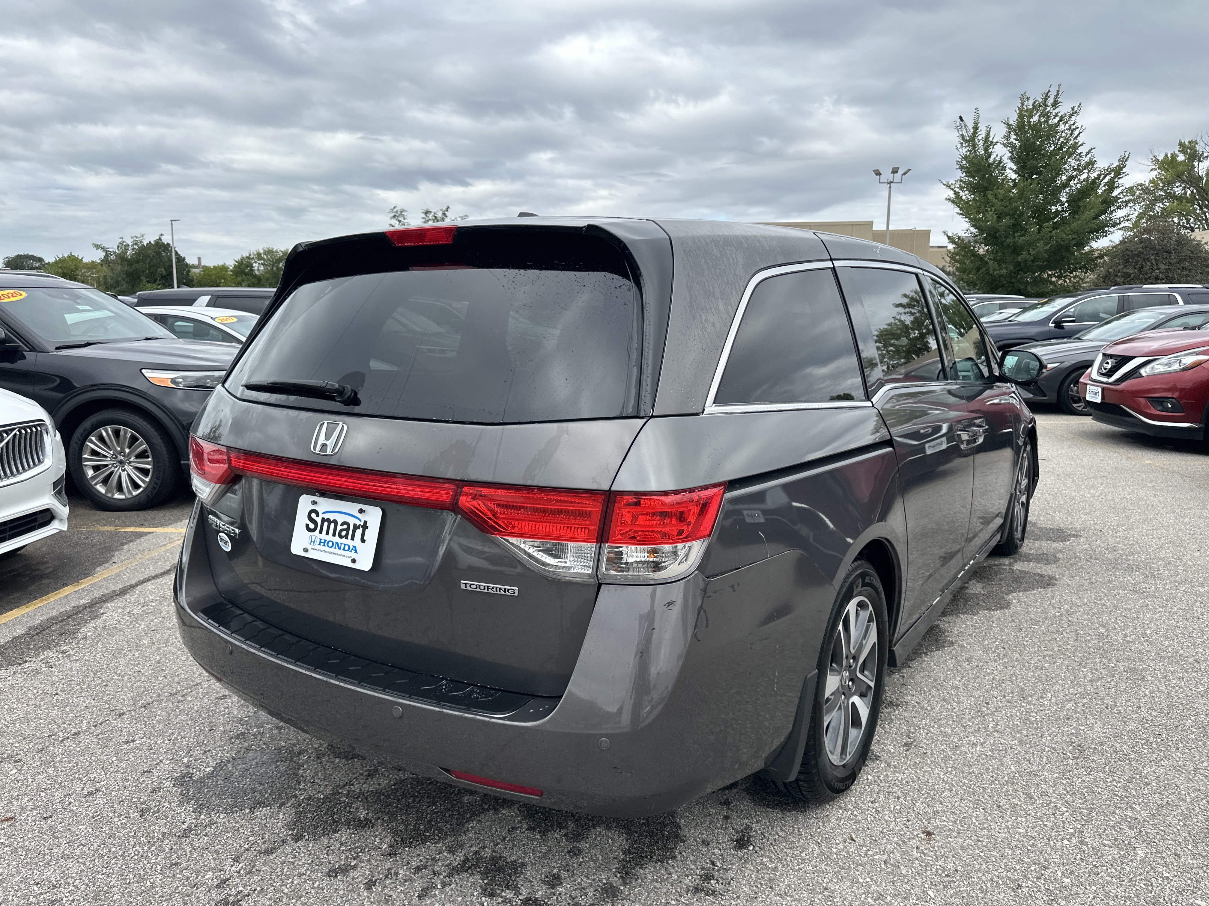 Used 2014 Honda Odyssey Touring image 4