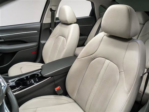 Used 2021 Hyundai Sonata Limited image 18