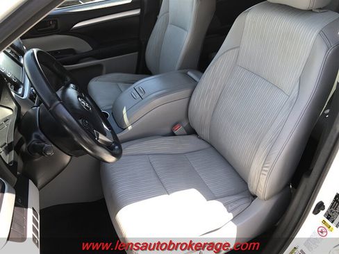 Used 2016 Toyota Highlander Plus AWD/4WD image 12