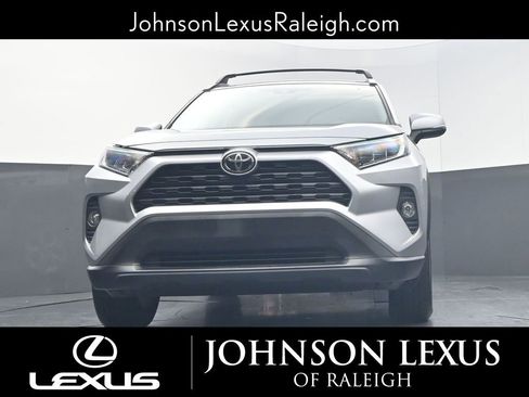 Used 2019 Toyota RAV4 XLE FWD image 16