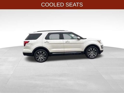 Used 2017 Ford Explorer Platinum image 8