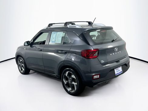 Used 2023 Hyundai Venue SEL image 7