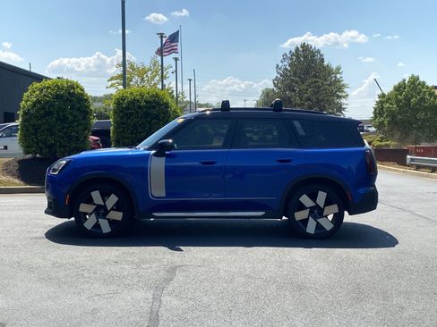 Used 2025 MINI Cooper Countryman S w/ Comfort Package Max image 12