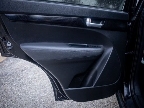 Used 2015 Kia Sorento EX image 27