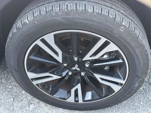 Used 2025 Mitsubishi Eclipse Cross AWD image 6