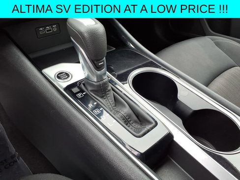 Used 2024 Nissan Altima 2.5 SV FWD image 16
