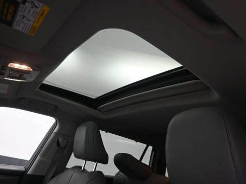 Used 2021 Toyota Highlander Limited image 28