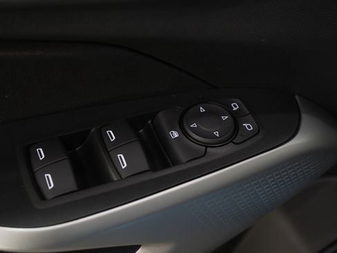 Used 2025 Chevrolet Trax RS w/ Driver Confidence Package image 21