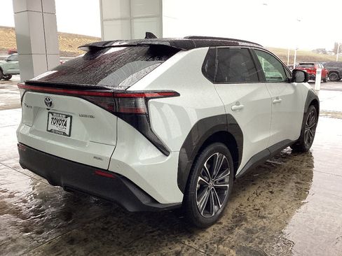 Used 2023 Toyota bZ4X Limited image 9