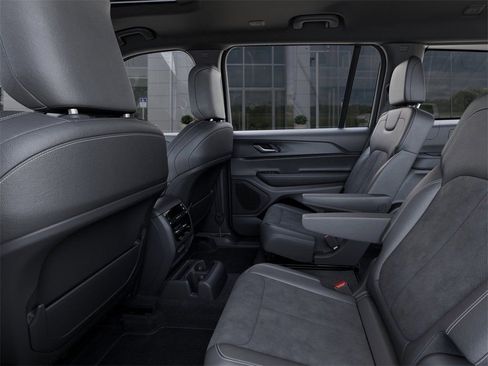 New 2025 Jeep Grand Cherokee L Altitude image 23