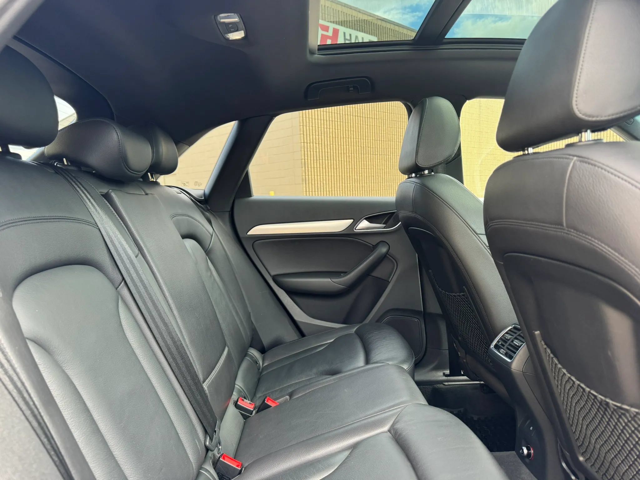 Used 2018 Audi Q3 2.0T Premium w/ Convenience Package AWD/4WD image 30