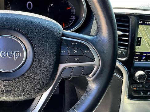 Used 2018 Jeep Grand Cherokee Limited image 23