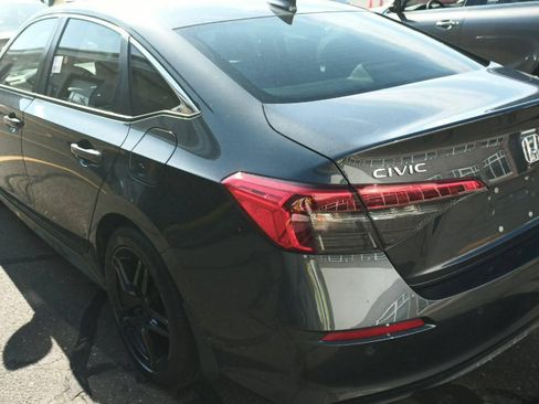 Used 2023 Honda Civic Touring image 2