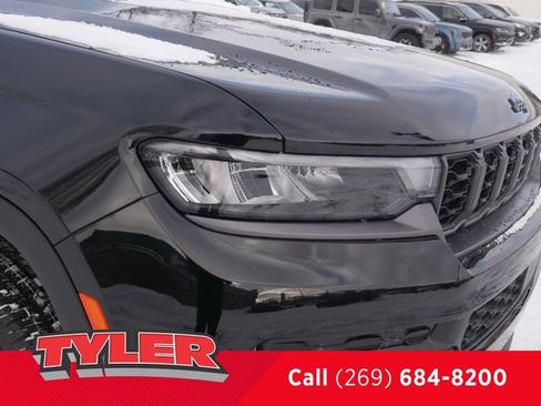 New 2026 Jeep Grand Cherokee Altitude AWD/4WD image 10