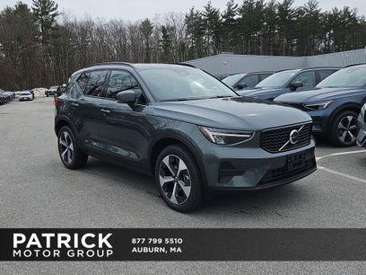 New 2026 Volvo XC40 B5 Core w/ Protection Package Premier