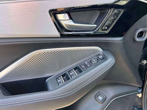 Used 2023 Acura MDX SH-AWD image 17