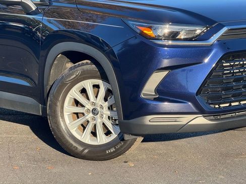 Used 2024 Toyota Grand Highlander XLE image 4