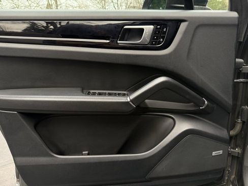 Used 2019 Porsche Cayenne image 25