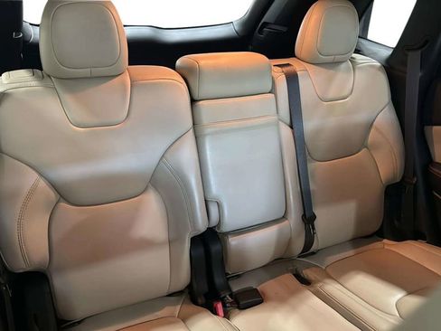 Used 2016 Jeep Cherokee Limited AWD/4WD image 12