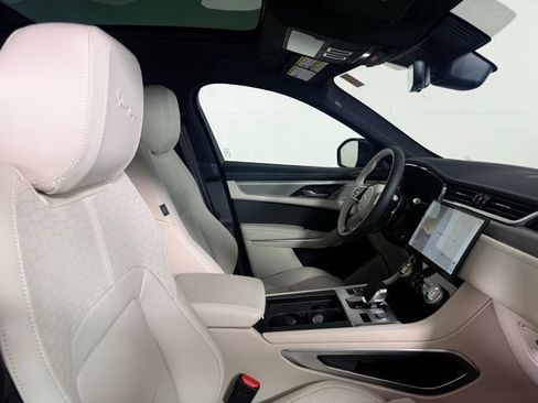 Certified 2026 Jaguar F-PACE R-Dynamic S AWD/4WD image 32