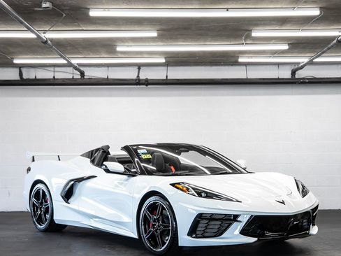 Used 2024 Chevrolet Corvette Stingray Convertible w/ 1LT image 9