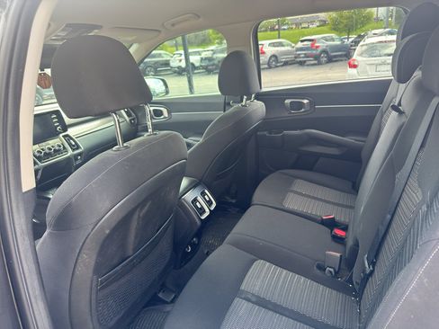 Used 2023 Kia Sorento LX AWD/4WD image 10
