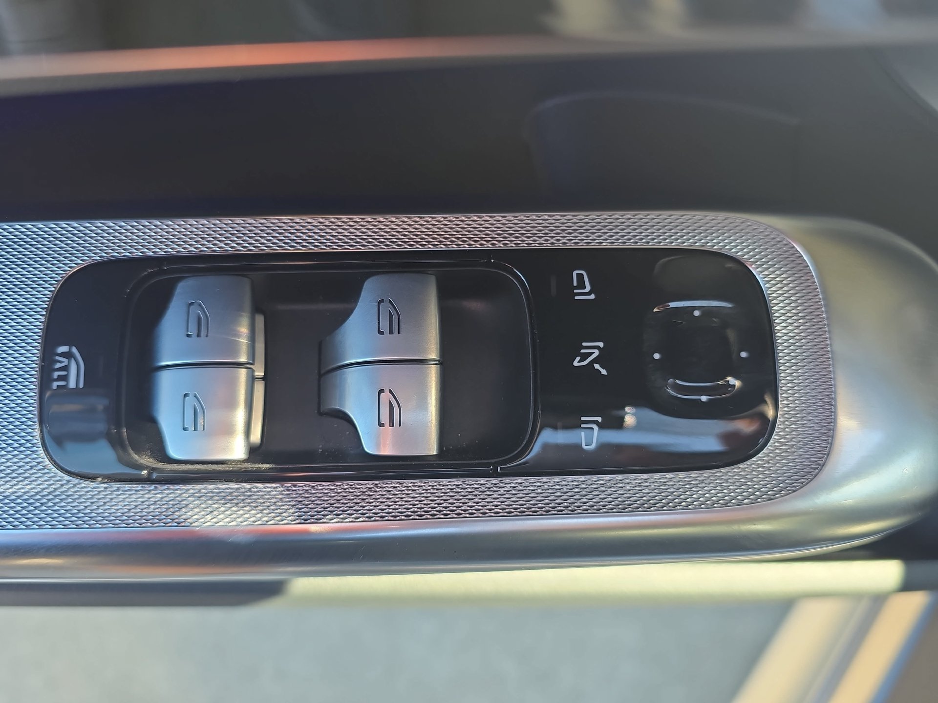 Certified 2024 Mercedes-Benz CLE 450 4MATIC Cabriolet image 27