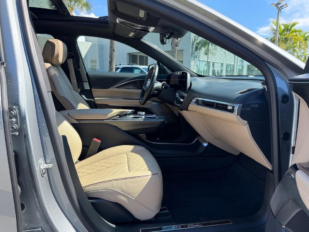 Used 2024 Cadillac Lyriq Luxury w/ Nappa Leather Package RWD image 20