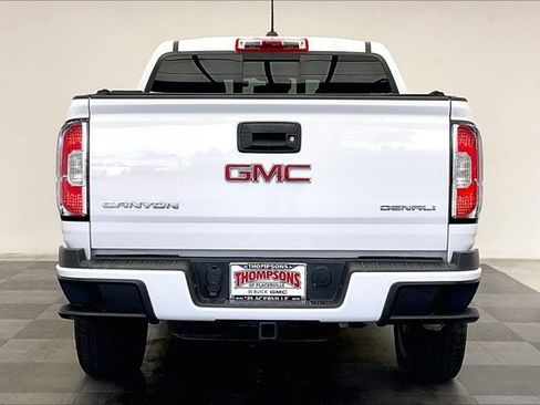 Used 2018 GMC Canyon Denali image 3