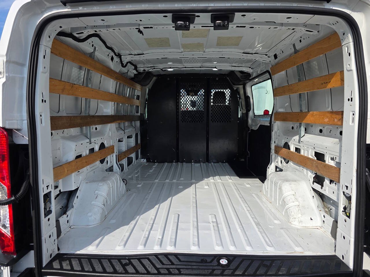 Used 2022 Ford Transit 250 Low Roof w/ Exterior Upgrade Package RWD image 11