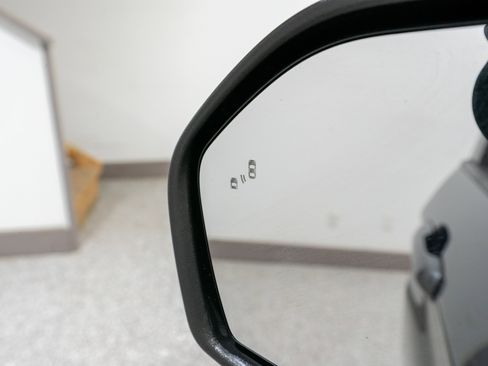 Used 2022 Ford Explorer XLT w/ Equipment Group 202A image 13