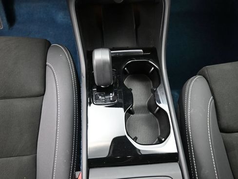 Used 2023 Volvo XC40 Recharge Ultimate w/ Protection Package Premier AWD/4WD image 18
