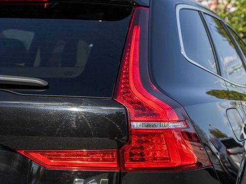 Certified 2022 Volvo XC60 B6 Inscription w/ Advanced Package image 7