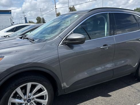 Used 2021 Ford Escape Titanium w/ Titanium Elite Package AWD/4WD image 2