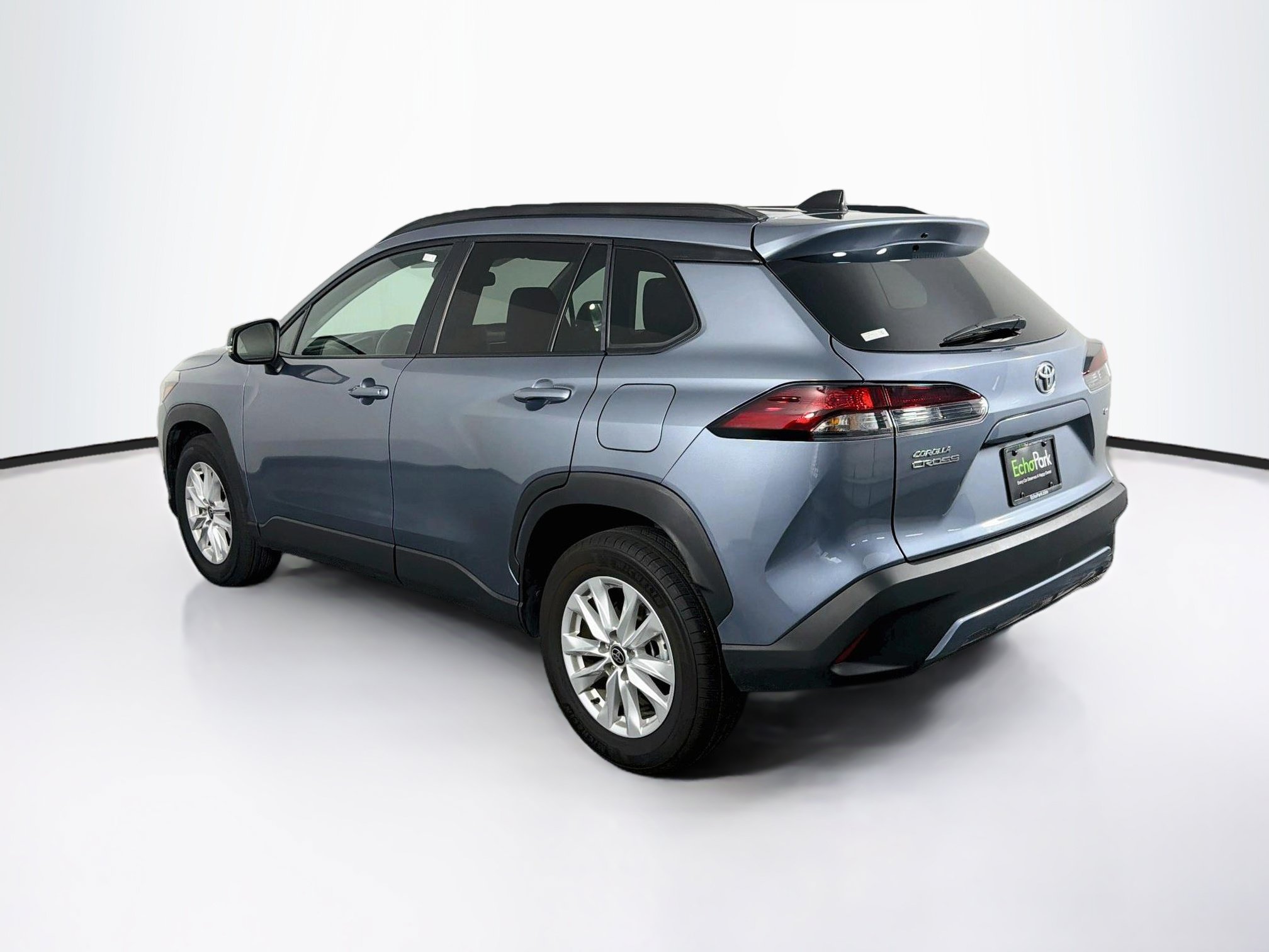 Used 2026 Toyota Corolla Cross LE FWD image 5
