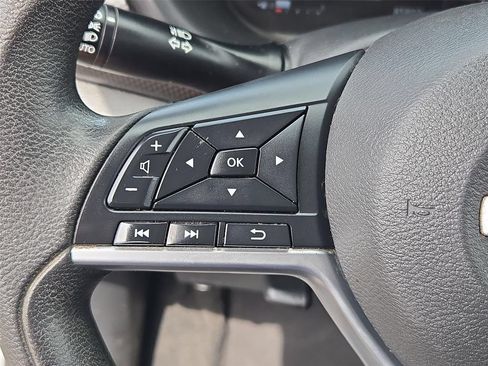 Used 2021 Nissan Kicks SV FWD image 35