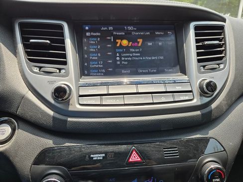 Used 2018 Hyundai Tucson SEL Plus FWD image 16